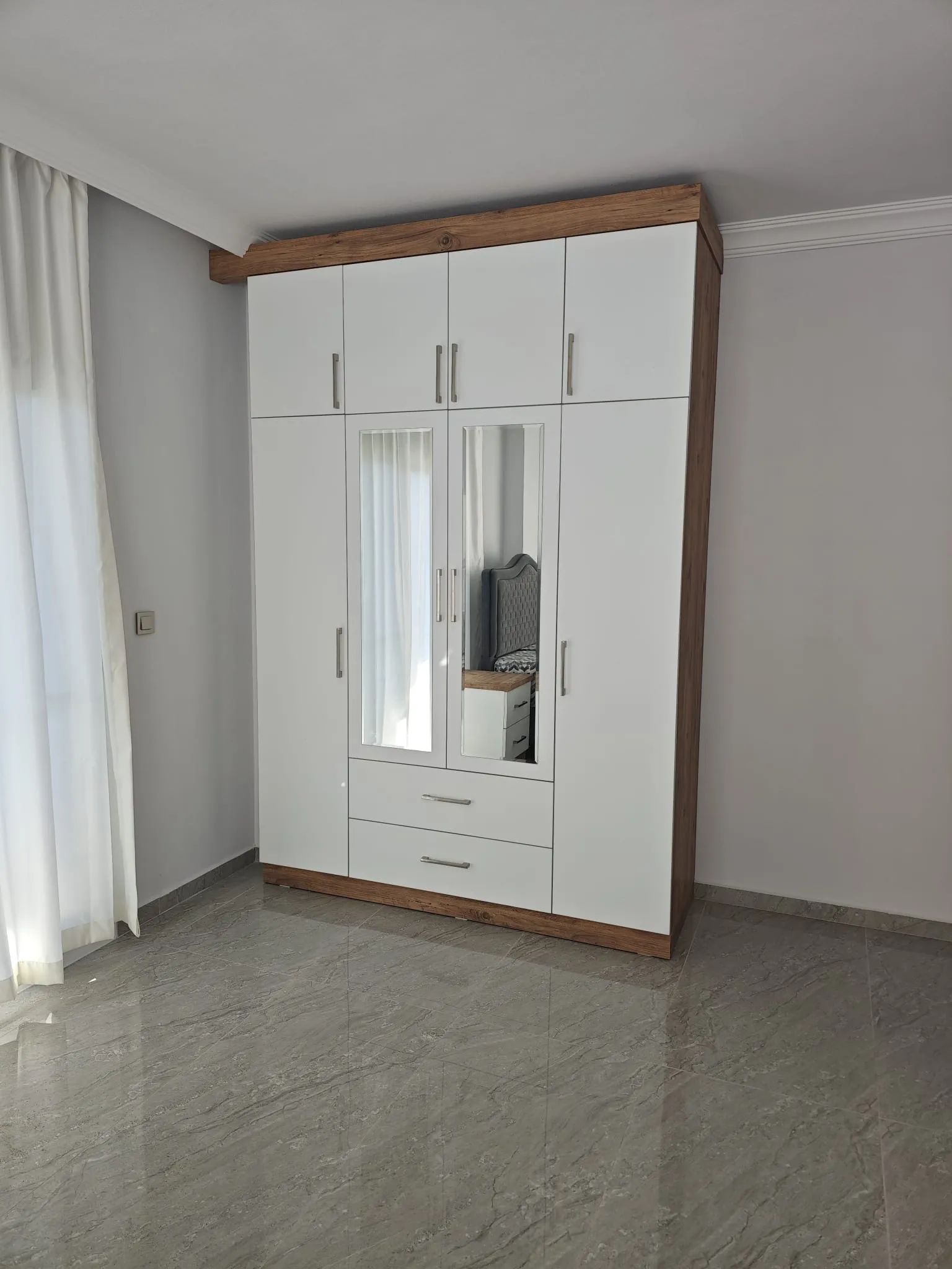 Gardrop Modern 1
